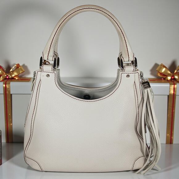 Authentic Chanel Logo Fringe White Caviar Leather Hobo Shoulder Bag MSRP $8000 - Picture 4 of 16